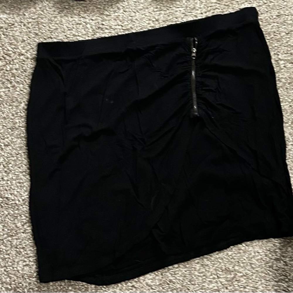 Reitmans Black Mini Skirt with Zipper Detail